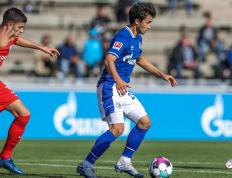 PG中国登录入口-波鸿队主教练争分获胜，全队鼓舞