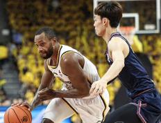 PG电子官方-关于到底谁能笑到最后？球场上悬念重重，精彩可期的信息