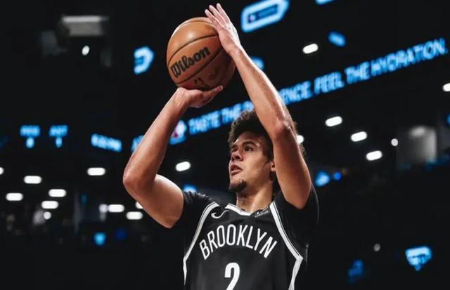 PG电子试玩官网-雄鹿轻取活塞获得两连胜，米德尔顿砍下25分