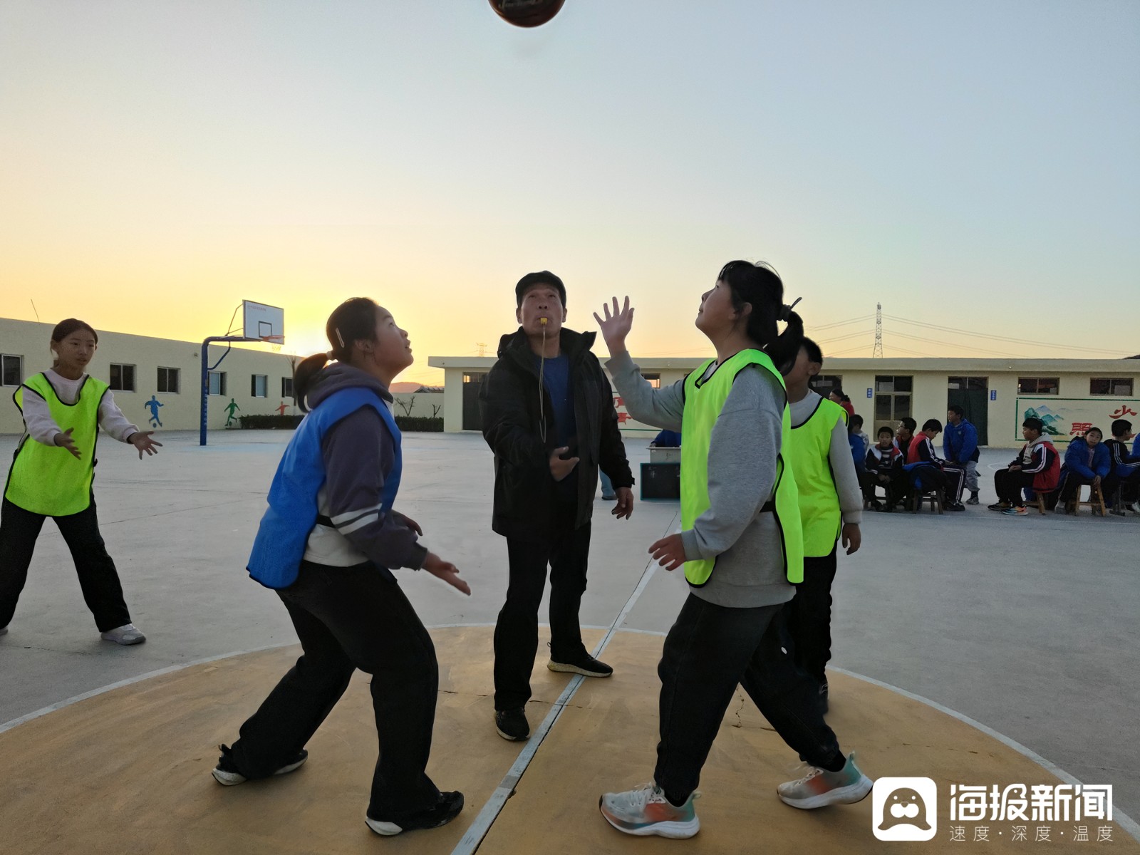 PG中国官网-美洲篮球赛场庆祝活动，欢乐洋溢的简单介绍