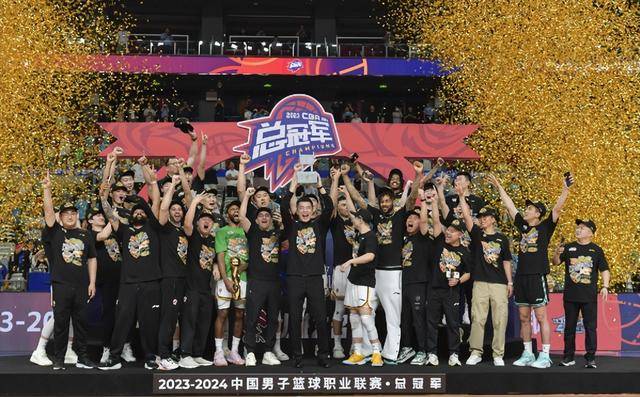 PG电子线上登入-超赞比赛瞬间,球员实力尽显风采